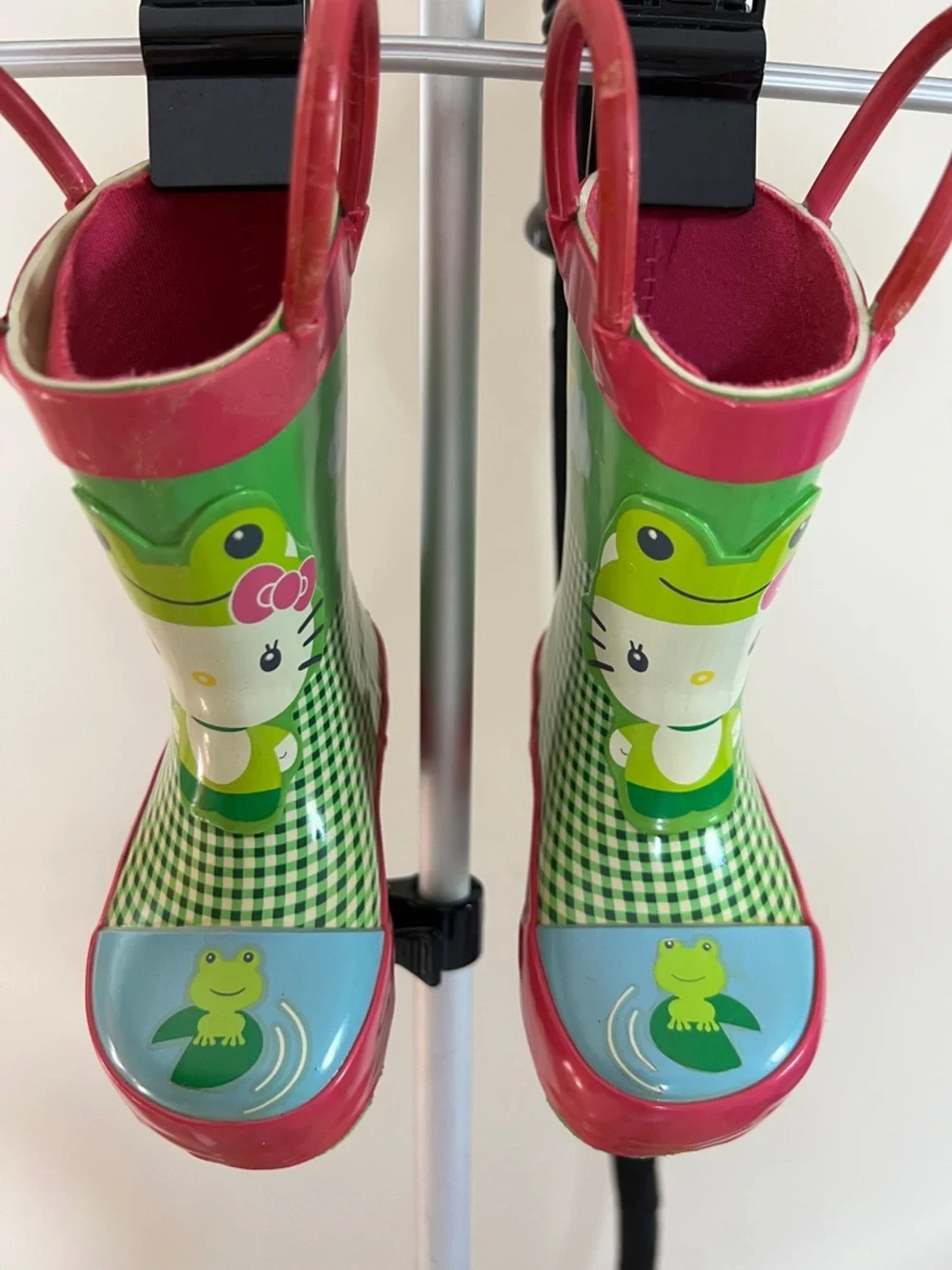 🐸🦜⛅️🛁🚿so cute Western Chief Pink and Green Kids Rain Boots with Animal Print